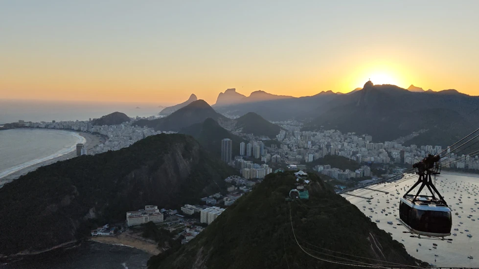 Vista del atardecer desde el Pan de Azúcar en Río de Janeiro