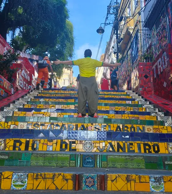 Escalera de Selarón decorada con azulejos