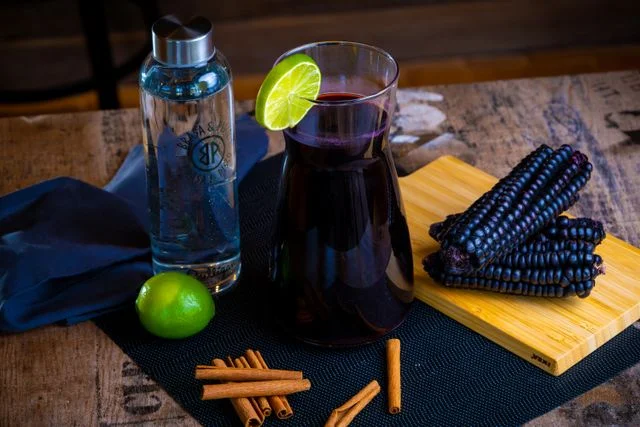 Chicha morada, bebida dulce hecha de maíz morado