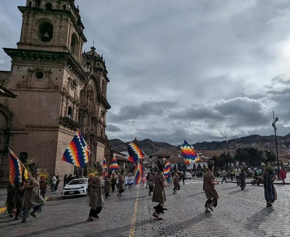 Centro Histórico de Cusco con festivales y bailes tradicionales