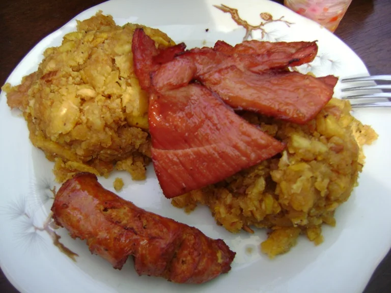 Tacacho con cecina
