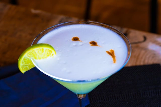 Pisco sour, el cóctel más famoso del Perú, fresco y potente a la vez