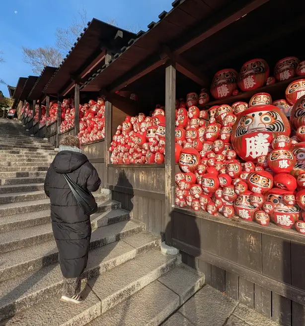 Muñecos daruma en el templo Katsuo-ji
