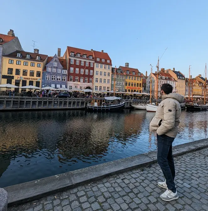 Casas de colores junto al canal de Nyhavn en Copenhague