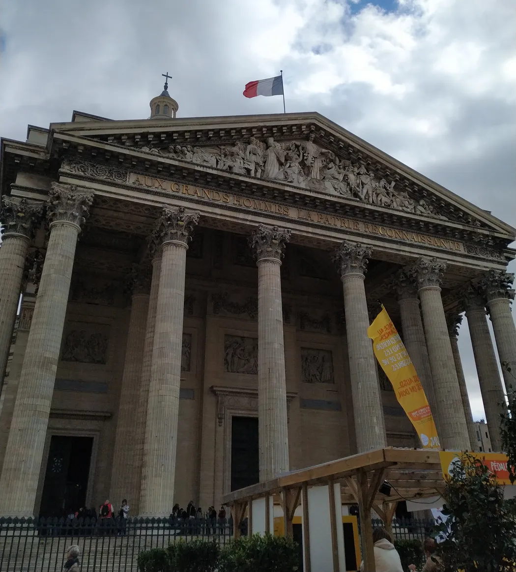 Panteón en el Barrio Latino de París