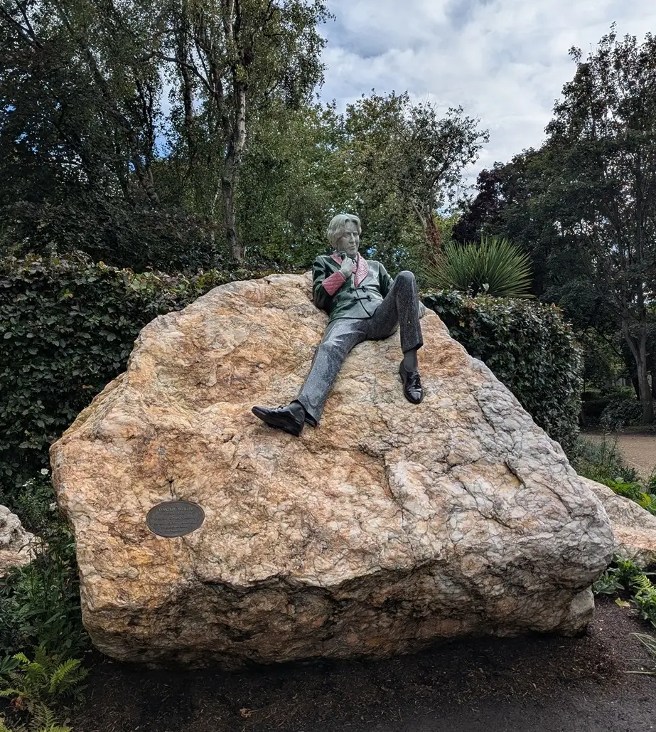 Estatua de Oscar Wilde en Merrion Square, Dublín