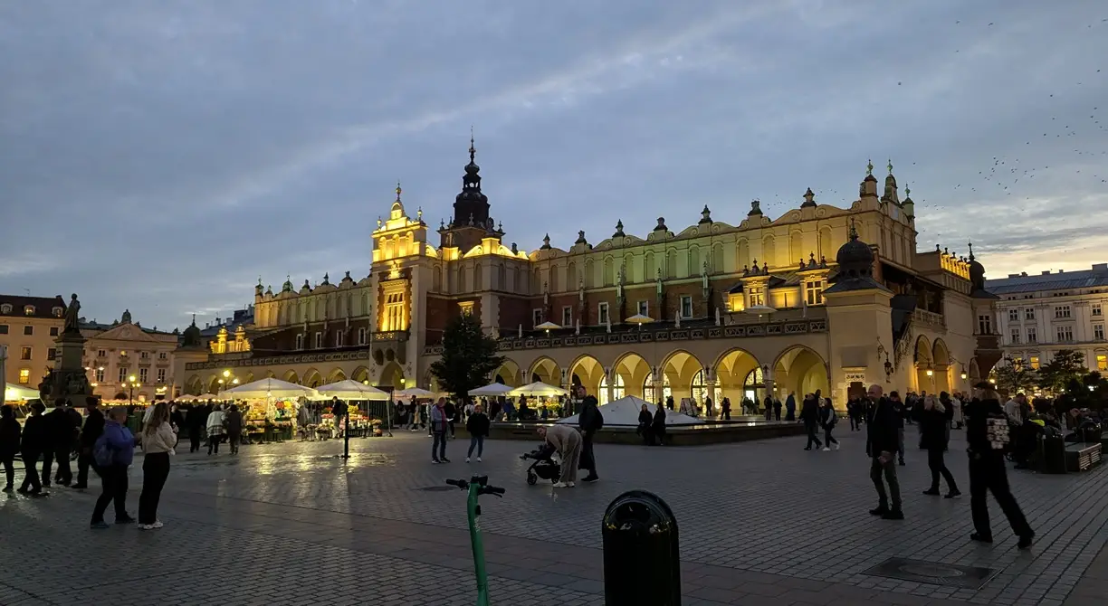 Plaza Rynek Główny de noche